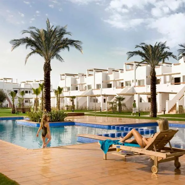 2 bed apartment on Condado De Alhama with roof solarium N5，位于La Molata的酒店