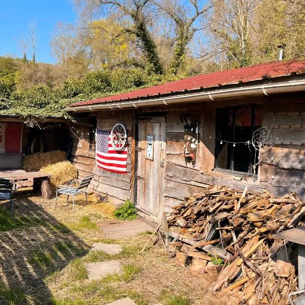 La Cabane Aux Loups，位于瓦卢瓦地区克雷皮的酒店