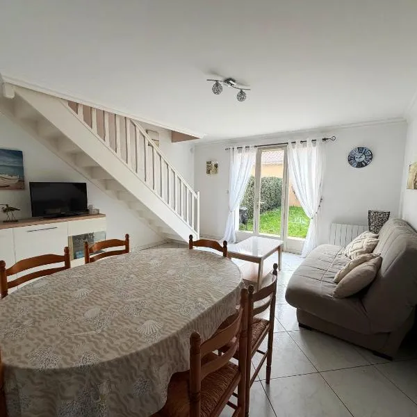 Maison avec jardin 4 personnes - 350m de la plage，位于勒克罗图瓦的酒店