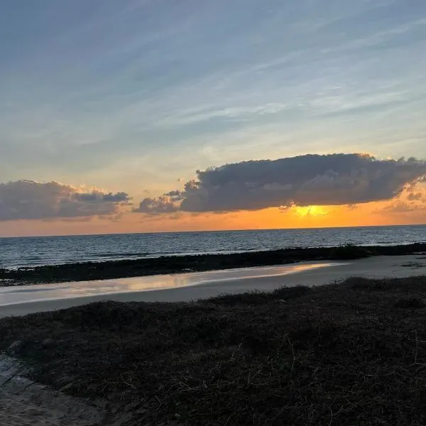 Casa de Praia em Pirambúzios, Beira-Mar，位于尼西亚弗洛雷斯塔的酒店