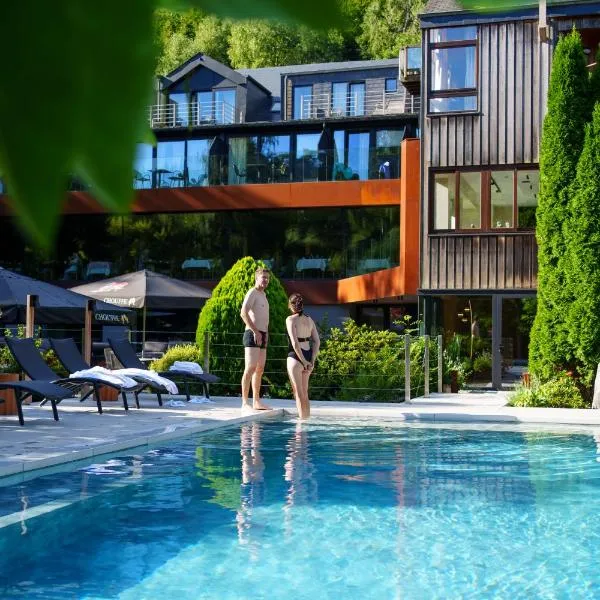Hostellerie La Claire Fontaine, Logis hôtels & Spa included，位于拉罗什-阿登的酒店