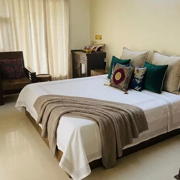 Serenity Escape - A Pet Friendly Himalayan Stay，位于拉尼凯特的酒店