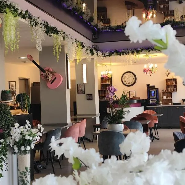Hôtel Saint Jacques，位于帕尔特奈的酒店