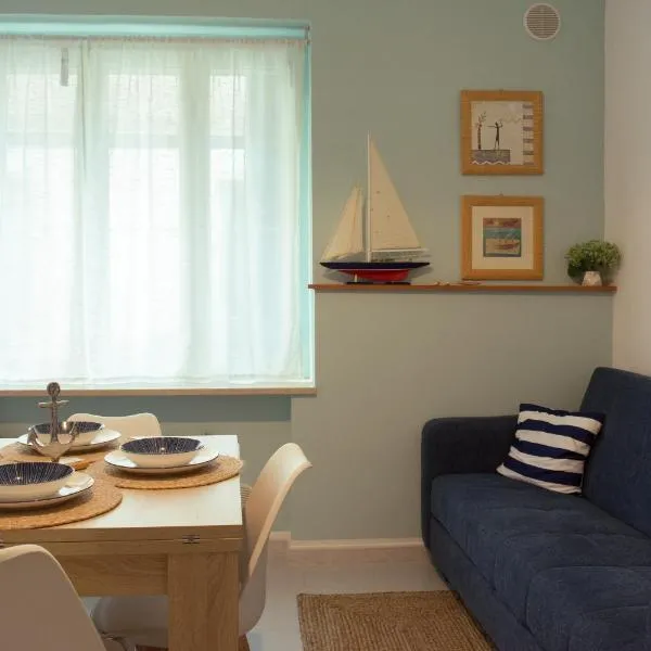 Velaria Apartment，位于泰尔莫利的酒店