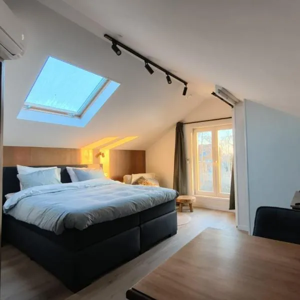Cetti's Lodge - met privé sauna，位于Nieuwkoop的酒店