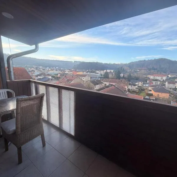Chambre avec balcon offrant une vue magnifique,位于Audun-le-Tiche的酒店