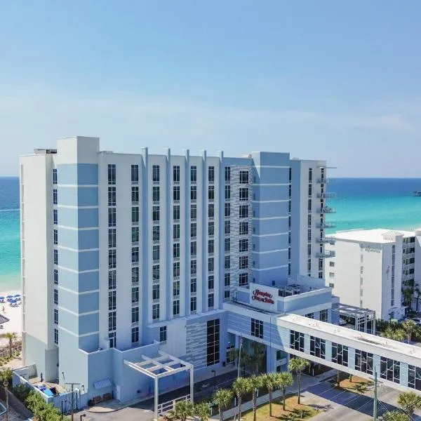 Hampton Inn & Suites Panama City Beach-Beachfront，位于巴拿马城海滩的酒店