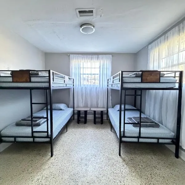 Bek's Hostel，位于哈兰代尔海滩的酒店