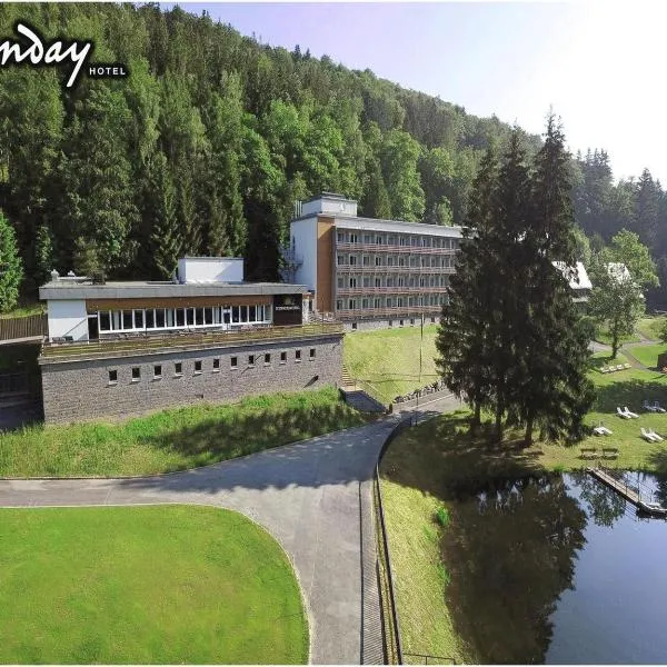 Sunday Schwarzbachtal Hideaway Resort，位于Erlbach的酒店