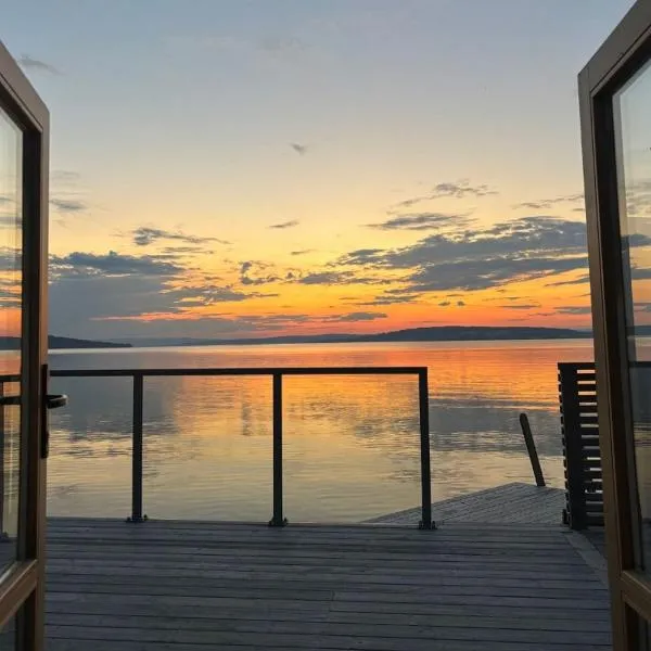Idylliske Evjua ved Mjøsa，位于Skreia的酒店