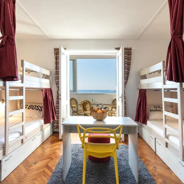 Hostel Casa La Cha，位于诺瓦利娅的酒店
