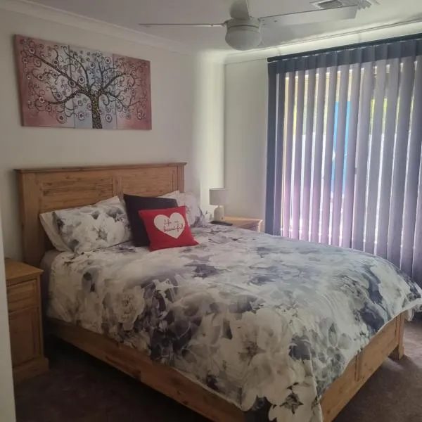 Ascot Air and River bed and breakfast，位于珀斯的酒店