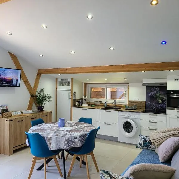 - - - - -Les Colombages - - - - Chambre d'hôtes-Gîte- Classement Gîte 3 étoiles，位于米雷普瓦的酒店