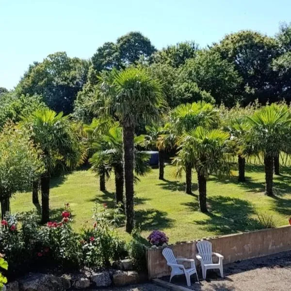 Chambre d'hote La Palmeraie，位于Ploëzal的酒店