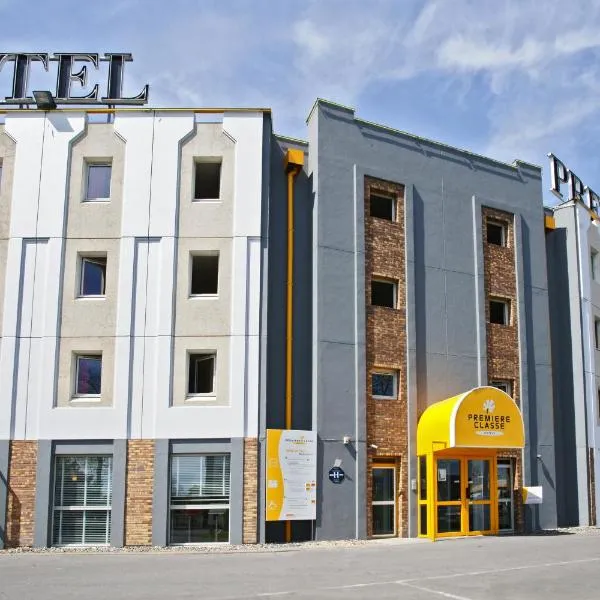 普瑞米尔罗尼苏博阿经典酒店，位于马恩河畔尚的酒店