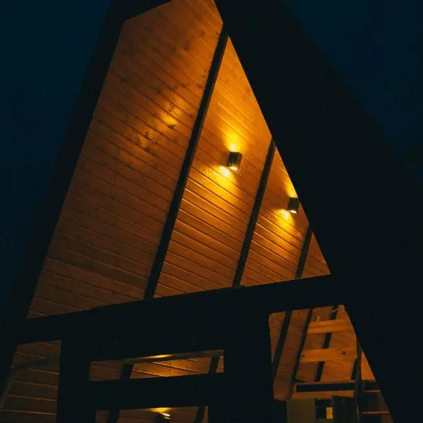 Orange Cottage，位于Agara的酒店