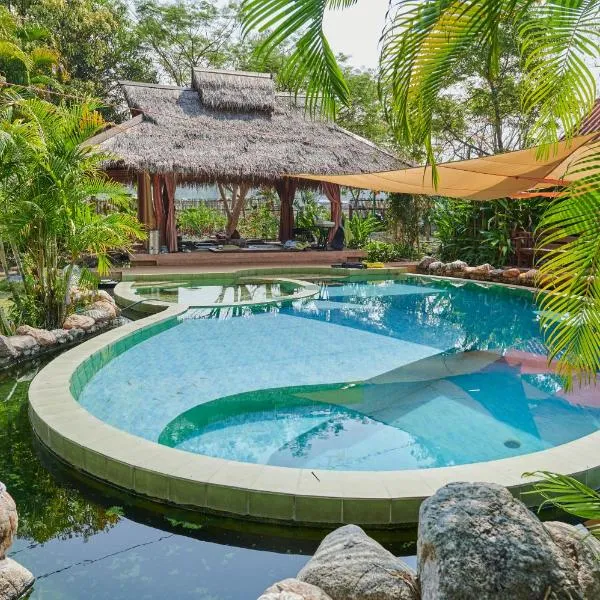 Hotspring Hexagon House，位于拜县的酒店