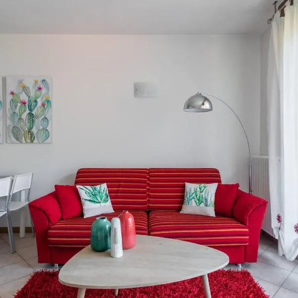 Modern apartment with pool，位于贝拉诺的酒店