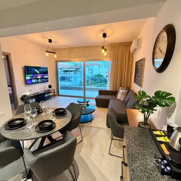 Luxury Stay Apt 203 - Brand New - Private Parking，位于利马索尔的酒店