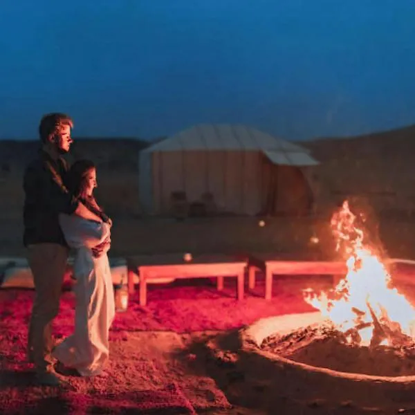 Merzouga Ultra Luxury Camp，位于梅尔祖卡的酒店