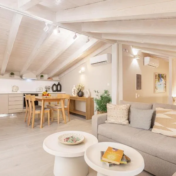 Pythagoreio Blue Street Upper Floor Apartment，位于毕达哥利翁的酒店