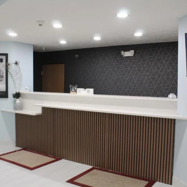 Burgundy Inn & Suites，位于El Paso的酒店