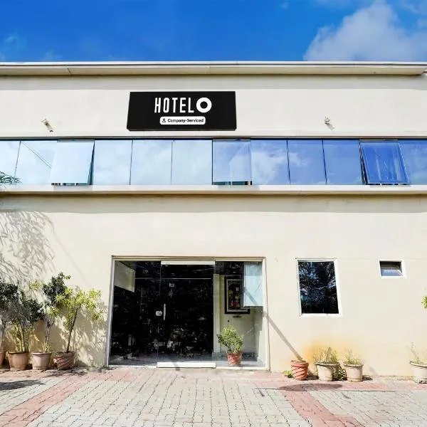 Super OYO Hotel O Renigunta Near Railway Station，位于蒂鲁帕蒂的酒店