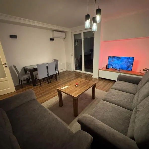 Apartman Novak Prijedor，位于普里耶多尔的酒店
