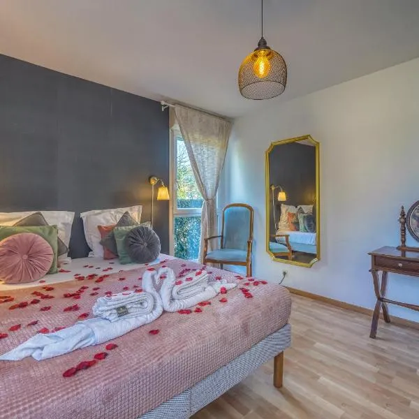 Chambre d'Amour Jacuzzi Bordeaux Parking，位于布吕热的酒店