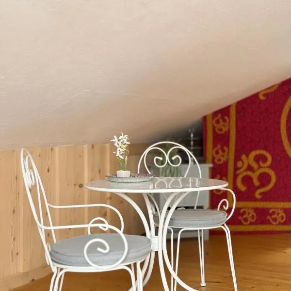 Belle chambre rustique à la campagne, à 8km de Fribourg，位于Praroman的酒店