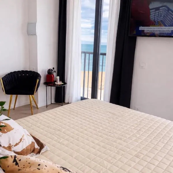 LUSAIL 1ª línea playa ADULTS ONLY，位于比纳罗斯的酒店
