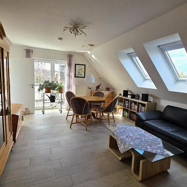 Gemütliche, helle & geräumige Ferienwohnung in Jork-Nähe Hamburg，位于约克的酒店