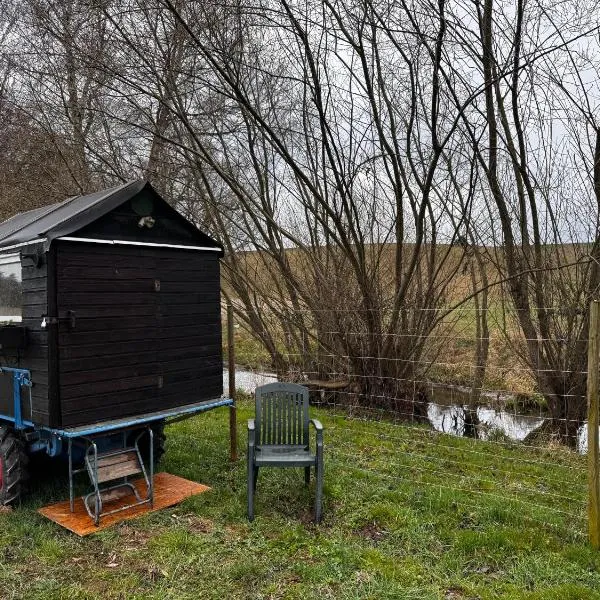 Kuschliger Schäferwagen auf Wiese autark，位于Hausbreitenbach的酒店