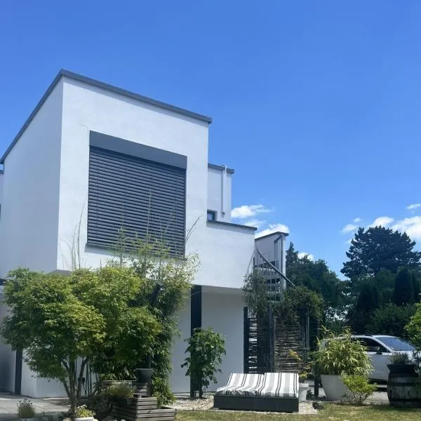 LECHFELD PERLE Design Wohlfühl u Business Apartment incl KLIMA，位于Klosterlechfeld的酒店