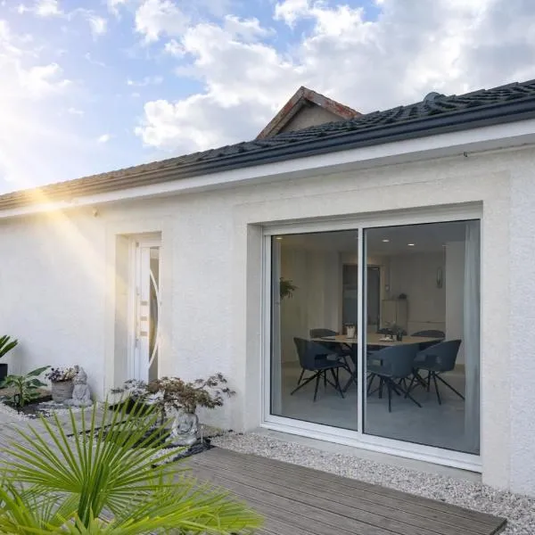 Maison avec piscine，位于格罗比的酒店