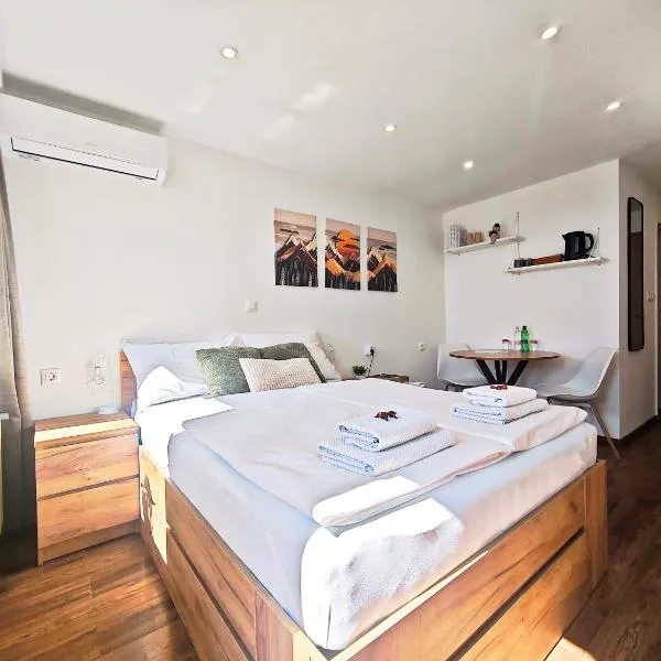 PAVLIN Bed & Breakfast，位于Šenturska Gora的酒店