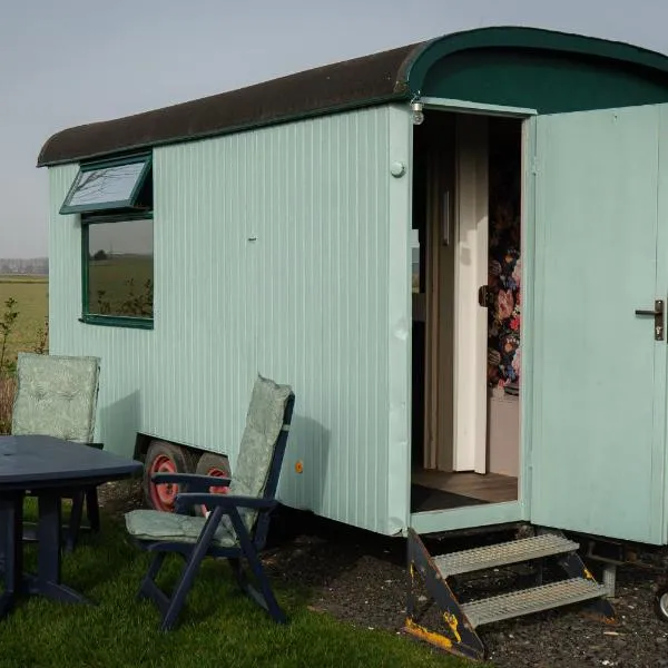 Bloemen Keet op een boeren camping，位于Klundert的酒店