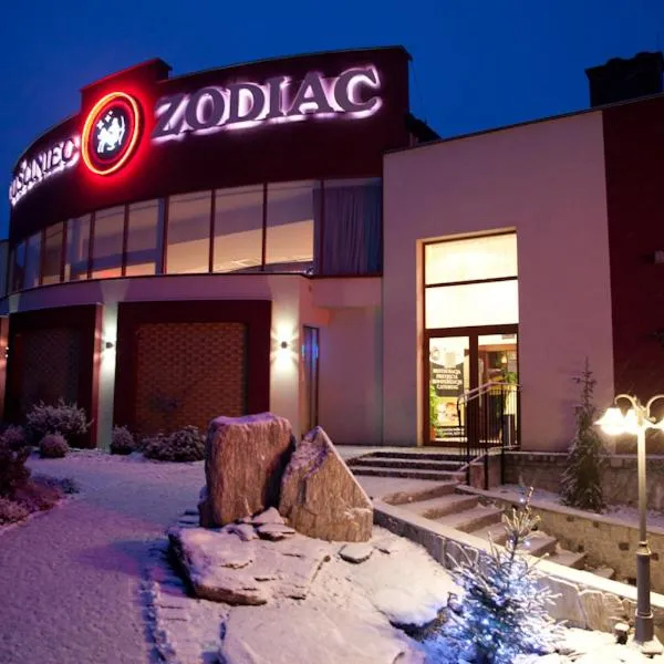 Gościniec Zodiac，位于Rogów的酒店