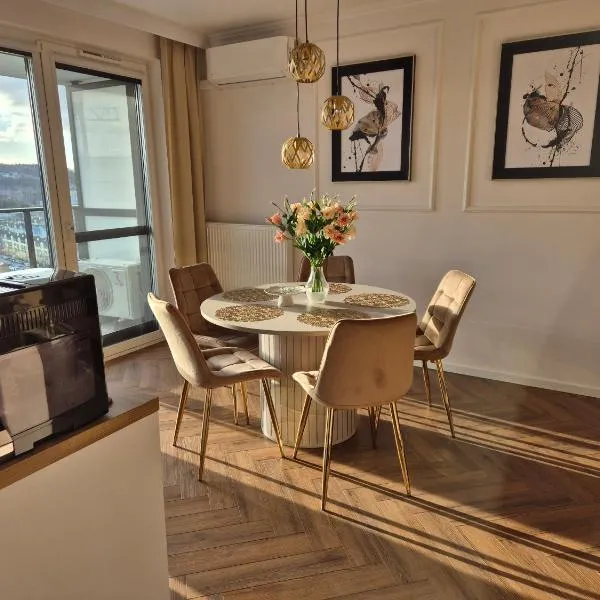 Apartament Golden Sky - 17 piętro - taras widokowy - Aquapark Reda，位于雷达的酒店
