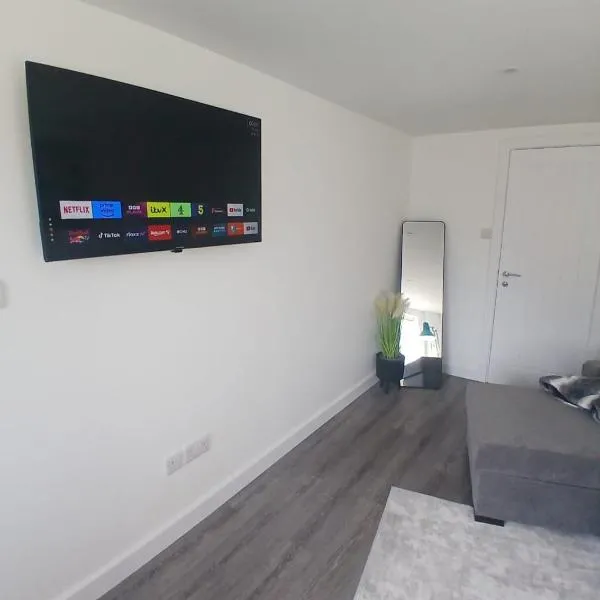 Moodyscroft Homestay, NEC, BHX, Resorts world, HS2, JLR - Netflix，位于伯明翰的酒店