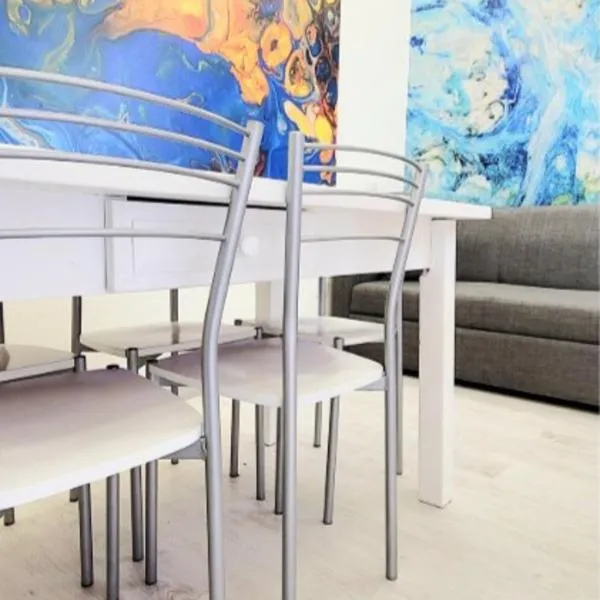 Ekaterina House-Grande 2 minuti dal mare，位于布罗洛的酒店