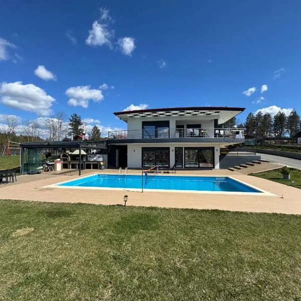 Luxury Villa Rafaela Οικογενειακή βίλα με ιδιωτική πισίνα, BBQ κ παιχνίδια Ιδανική για οικογένειες με παιδια，位于格雷韦纳的酒店