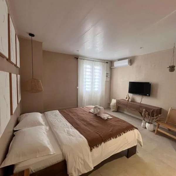 Studio Tulum - jacuzzi privé - face à la mer，位于塔腾的酒店