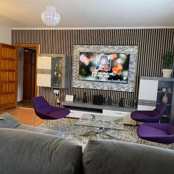 Large and cozy studio，位于Piera的酒店