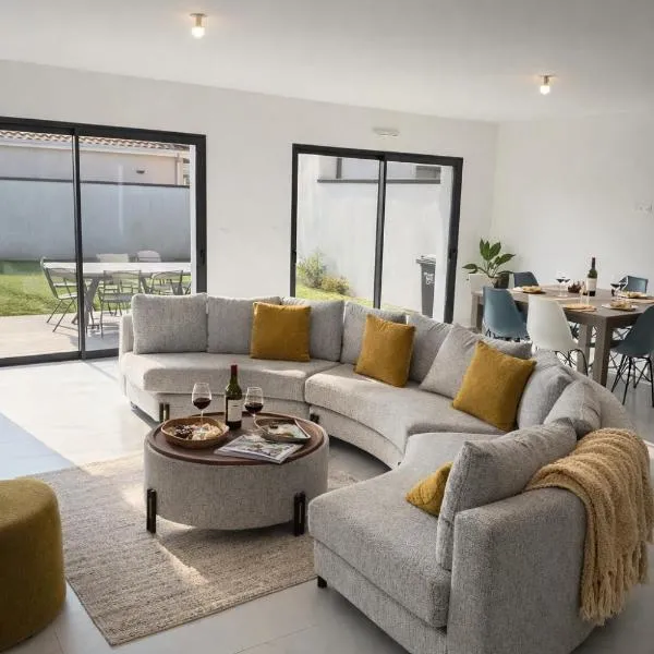 Maison moderne，位于Saint-Julien-de-Concelles的酒店