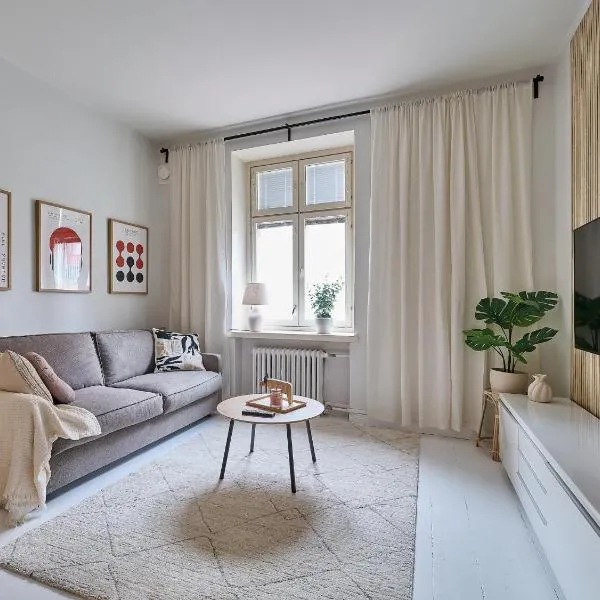 Beautiful and Spacious Studio in Helsinki，位于赫尔辛基的酒店