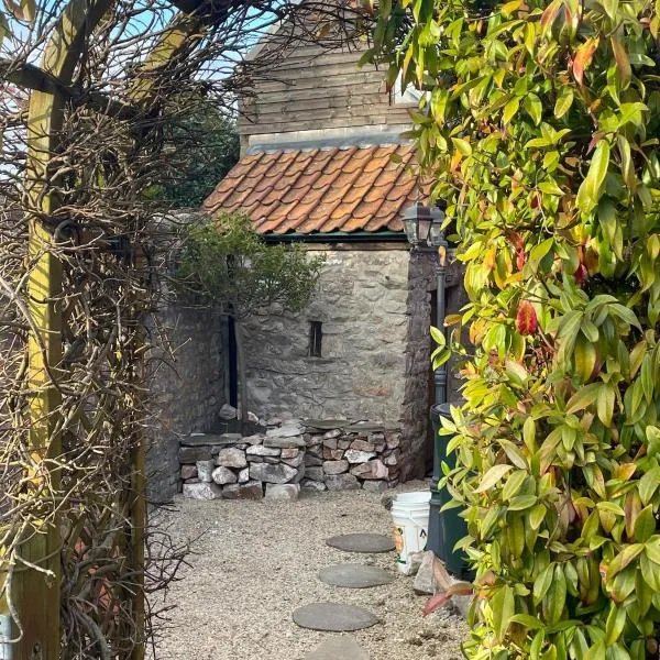 Yew Trees Barn，位于Backwell的酒店