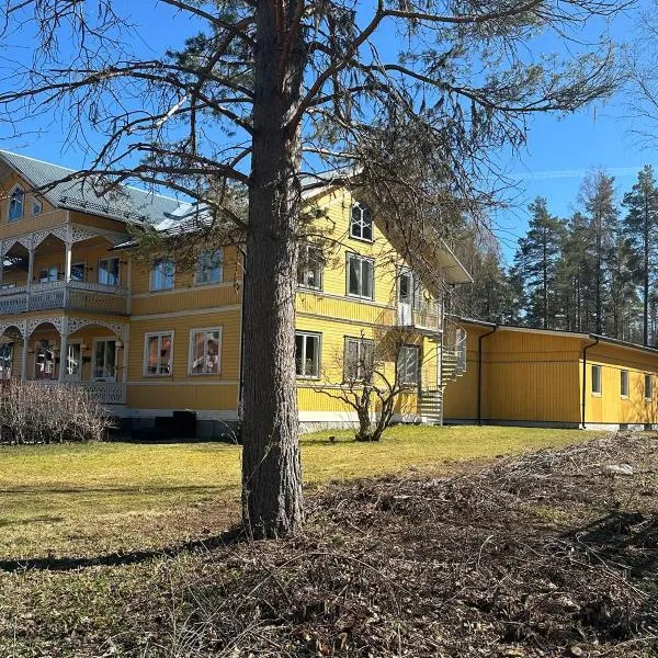 Lokatten Wärdshus，位于Los的酒店
