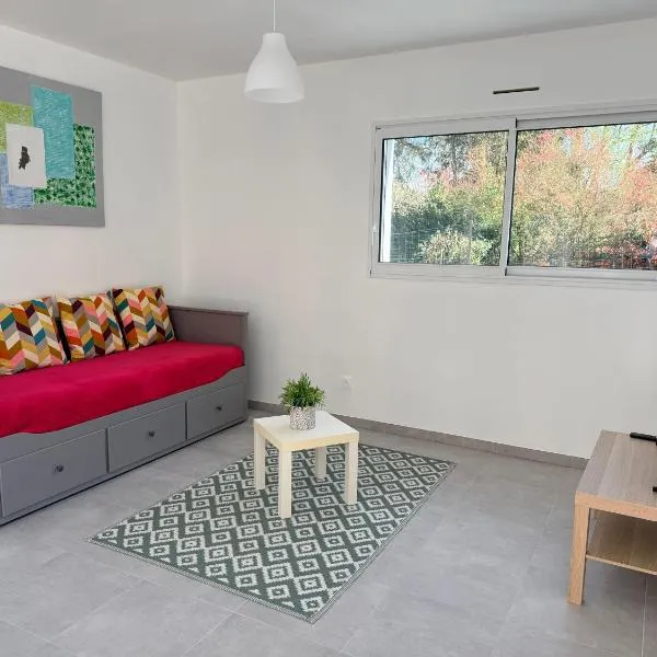 Pré Biais - logements meublés et équipés en plein bocage vendéen，位于Chavagnes-en-Paillers的酒店