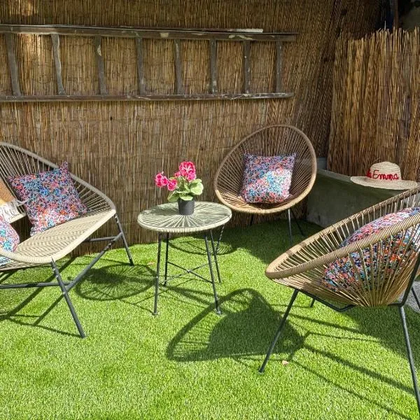 "Villa Emma" Maison cosy avec jardin clos à Châtellerault à 20 mn Futuroscope Aquascope Idéale familles et travail，位于沙泰勒罗的酒店